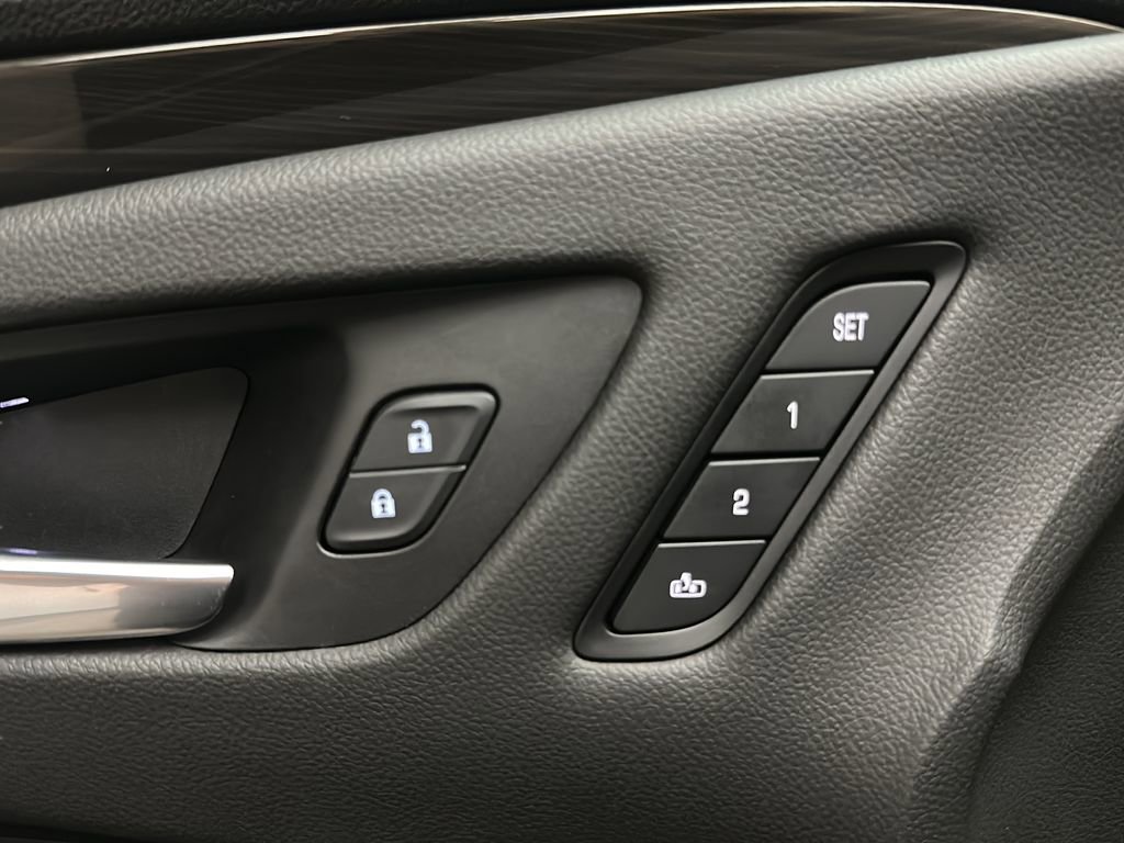 Used 2020 Buick Envision Premium AWD/4WD image 13