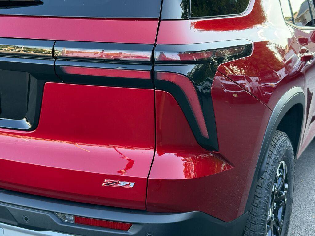 New 2027 Chevrolet Traverse Z71 w/ LPO, Floor Liner Package AWD/4WD image 16