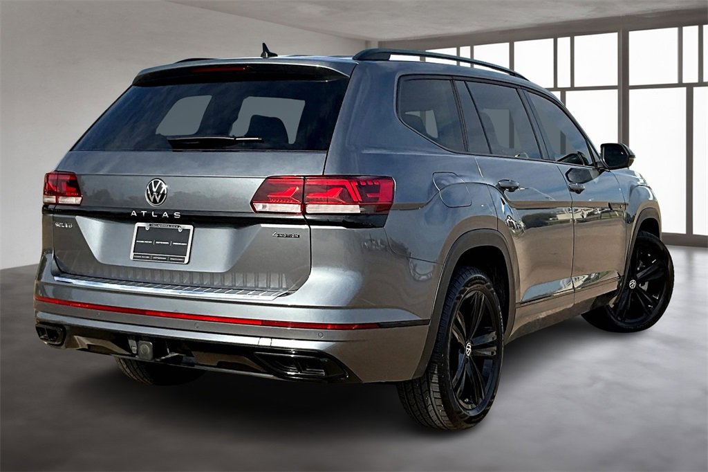 Used 2023 Volkswagen Atlas SEL R-Line image 2