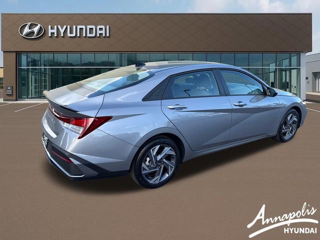 Certified 2025 Hyundai Elantra Sport image 5