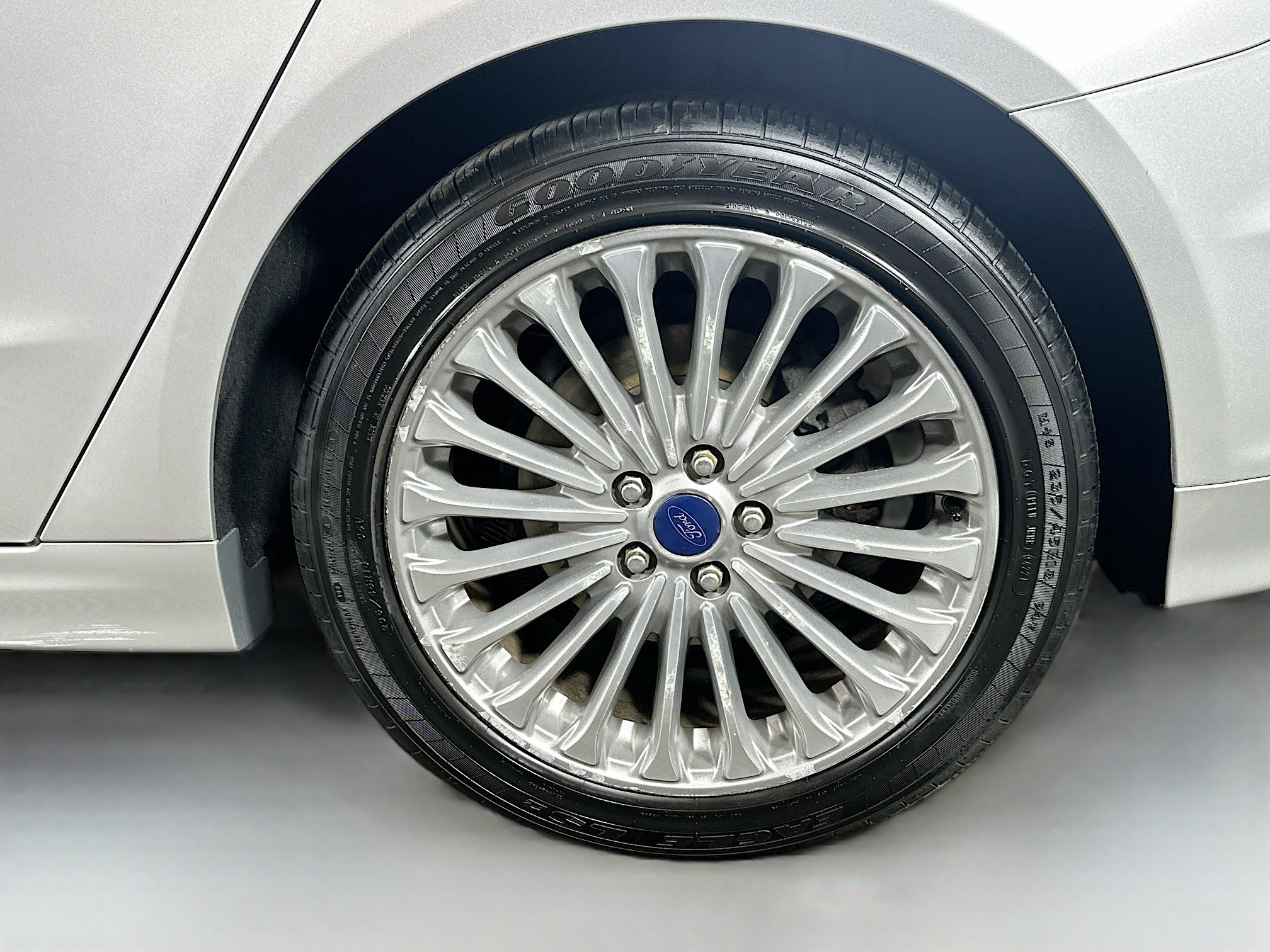 Used 2016 Ford Fusion Titanium FWD image 29