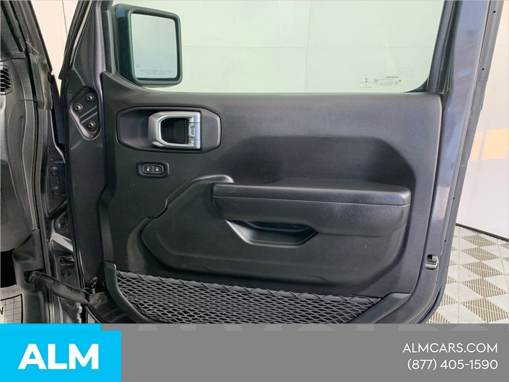 Used 2021 Jeep Wrangler Unlimited Rubicon w/ Dual Top Group AWD/4WD image 36