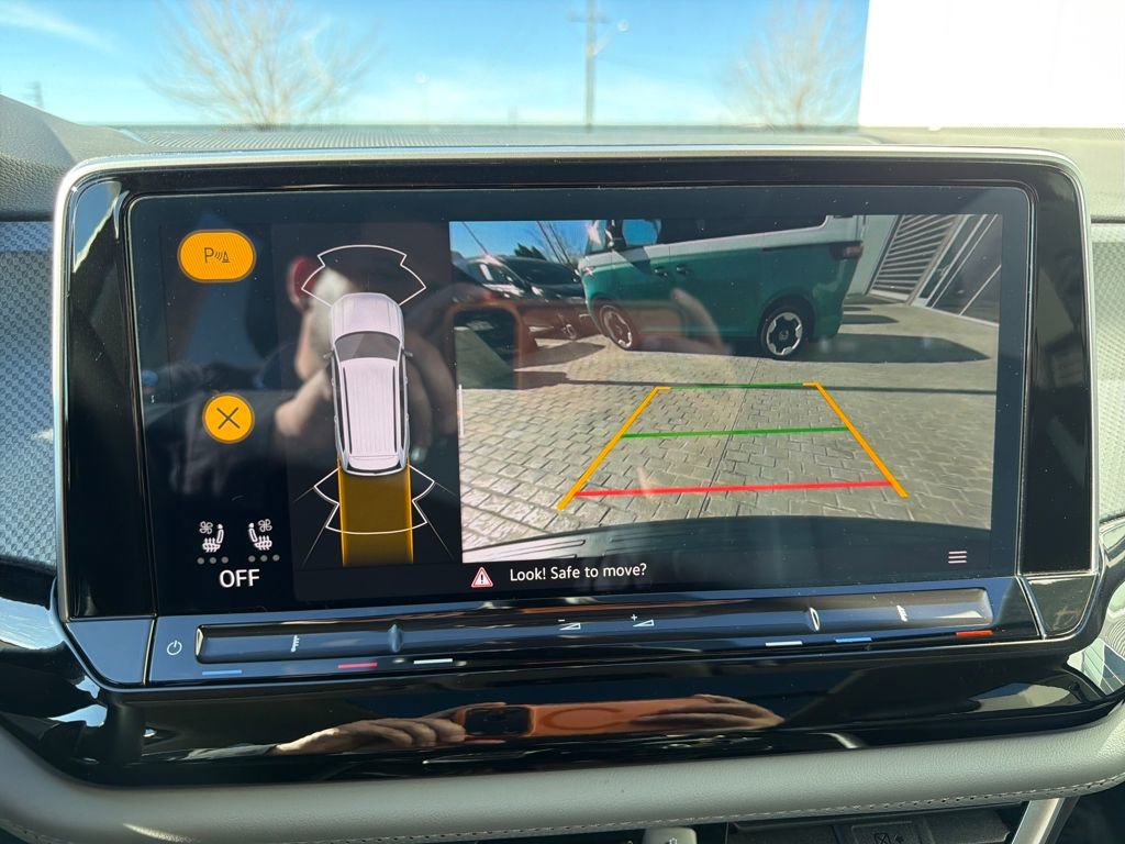 Certified 2024 Volkswagen Atlas Peak Edition SE image 22