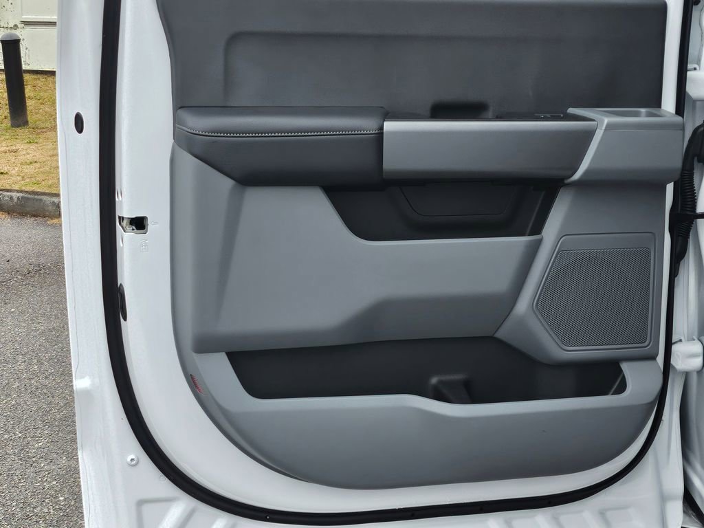 New 2025 Ford F450 XLT w/ XLT Value Package image 32