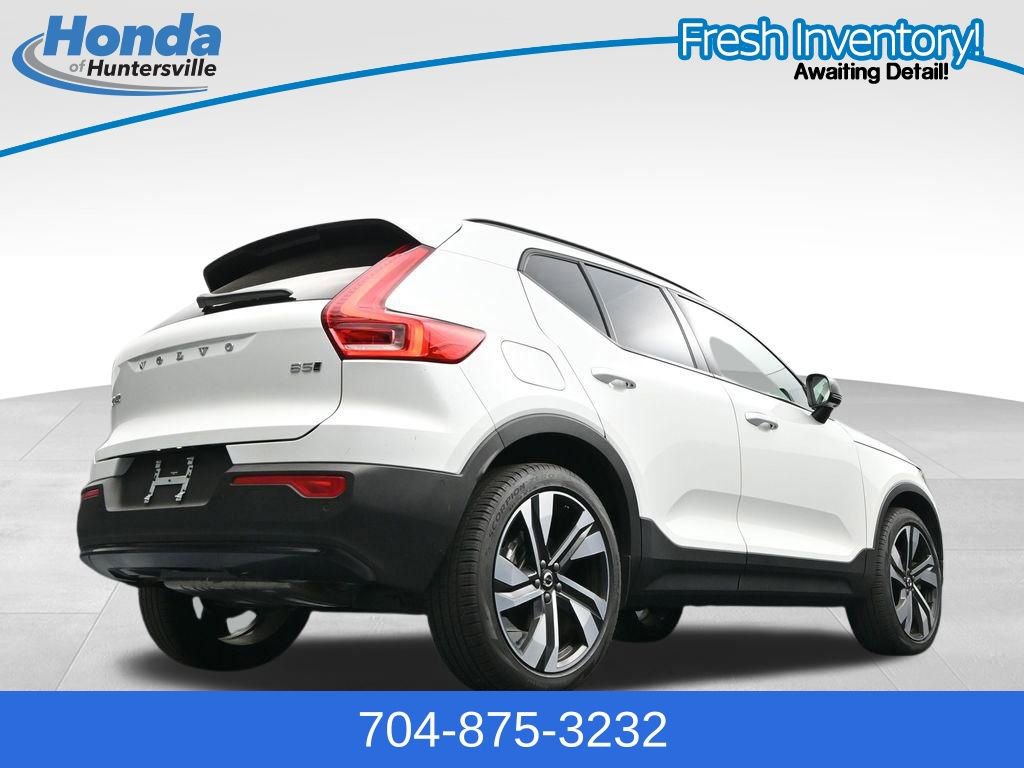 Used 2025 Volvo XC40 B5 Plus AWD/4WD image 39