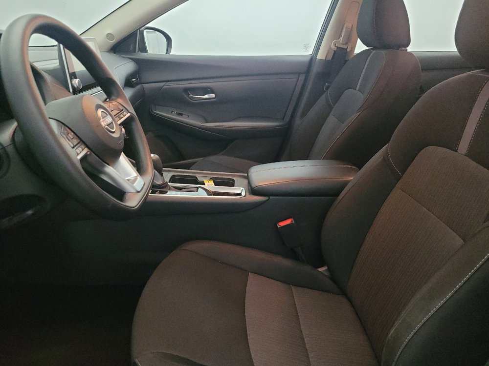 Used 2025 Nissan Sentra SV image 17