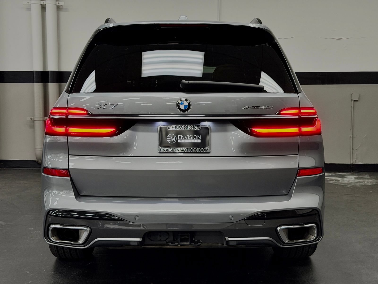 Used 2023 BMW X7 xDrive40i w/ M Sport Package AWD/4WD image 11