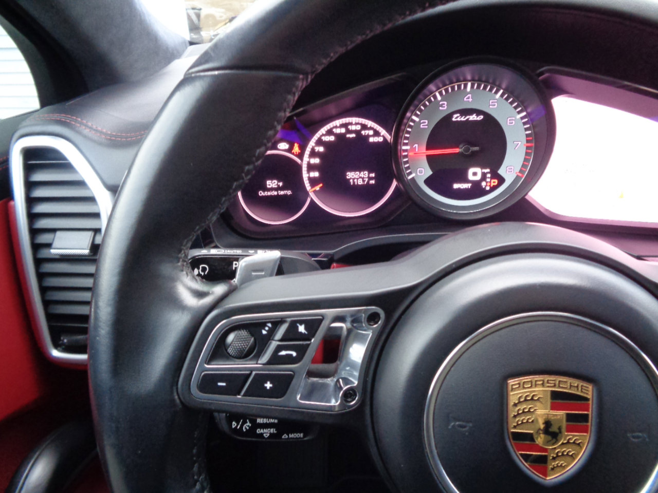 Used 2021 Porsche Cayenne Turbo w/ Performance Package (PG2) AWD/4WD image 36