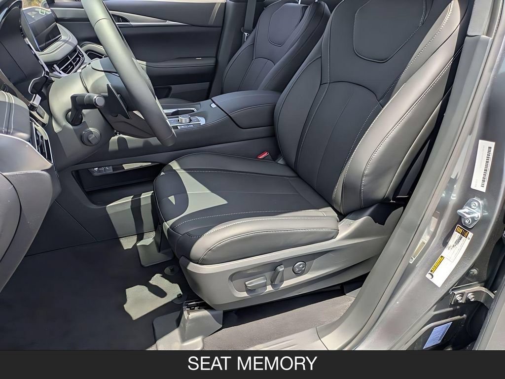 Certified 2027 INFINITI QX60 Luxe w/ Cargo Package FWD image 15
