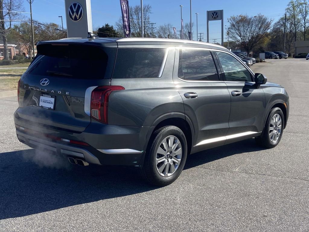 Used 2023 Hyundai Palisade SEL FWD image 3