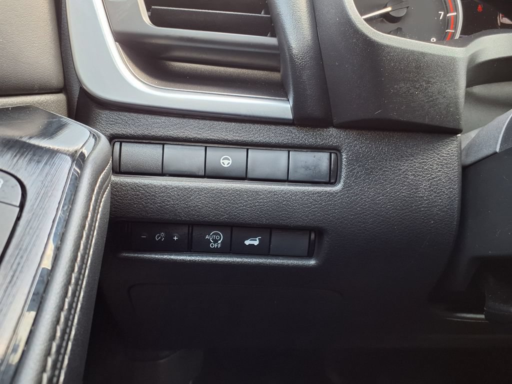Used 2024 Nissan Rogue SV FWD image 37