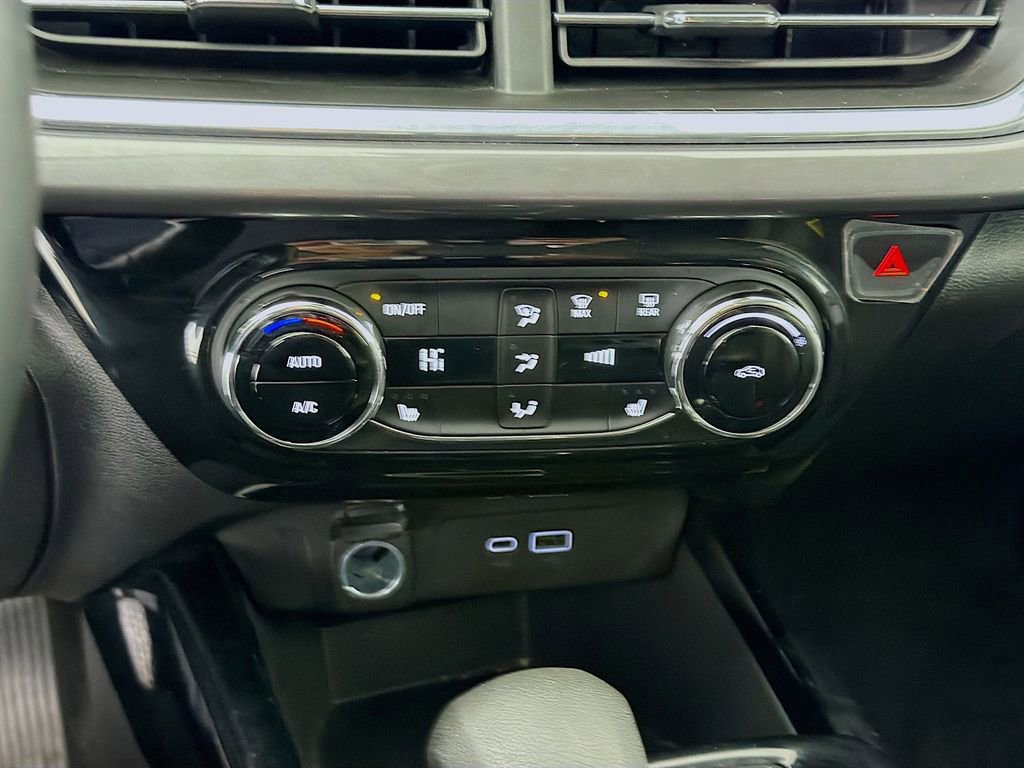 Used 2025 Chevrolet Trax ACTIV w/ Driver Confidence Package image 18