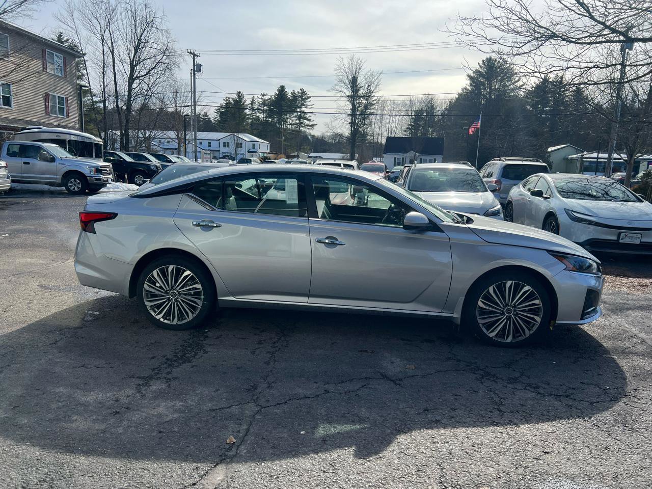 Used 2024 Nissan Altima 2.5 SL AWD/4WD image 6