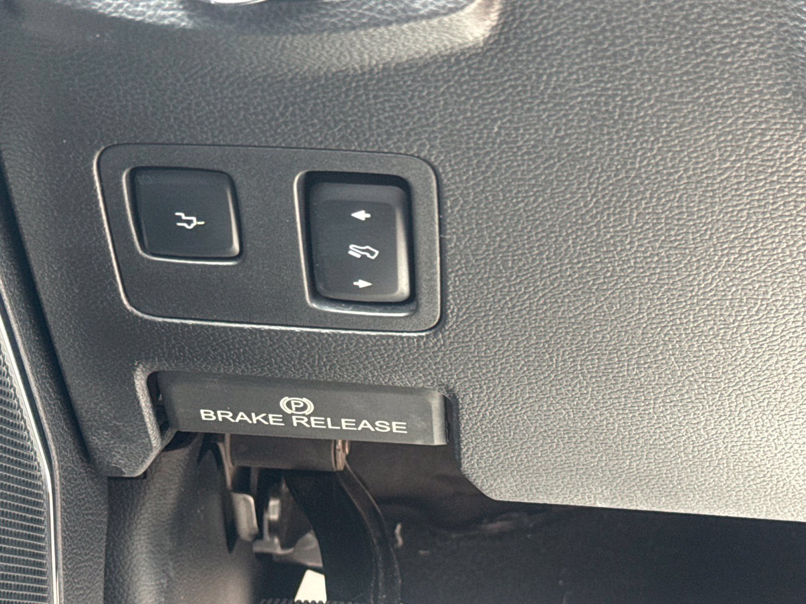 Used 2019 Ford F350 Platinum w/ Platinum Ultimate Package AWD/4WD image 25