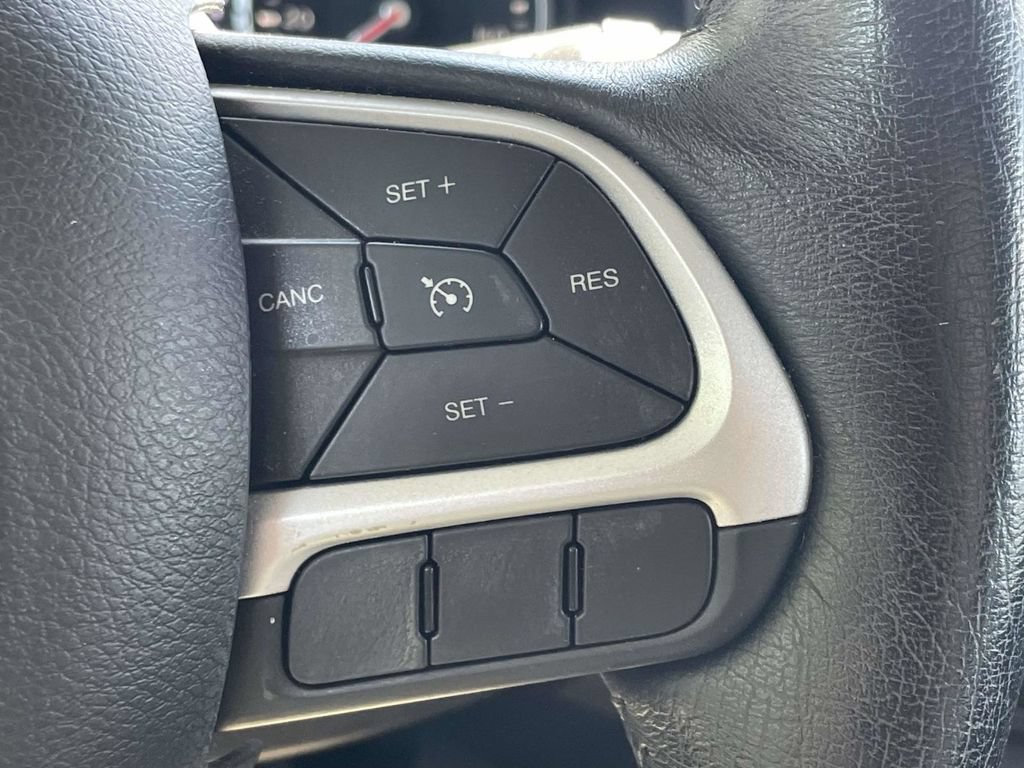 Certified 2020 Jeep Renegade Latitude w/ Popular Equipment Group AWD/4WD image 30