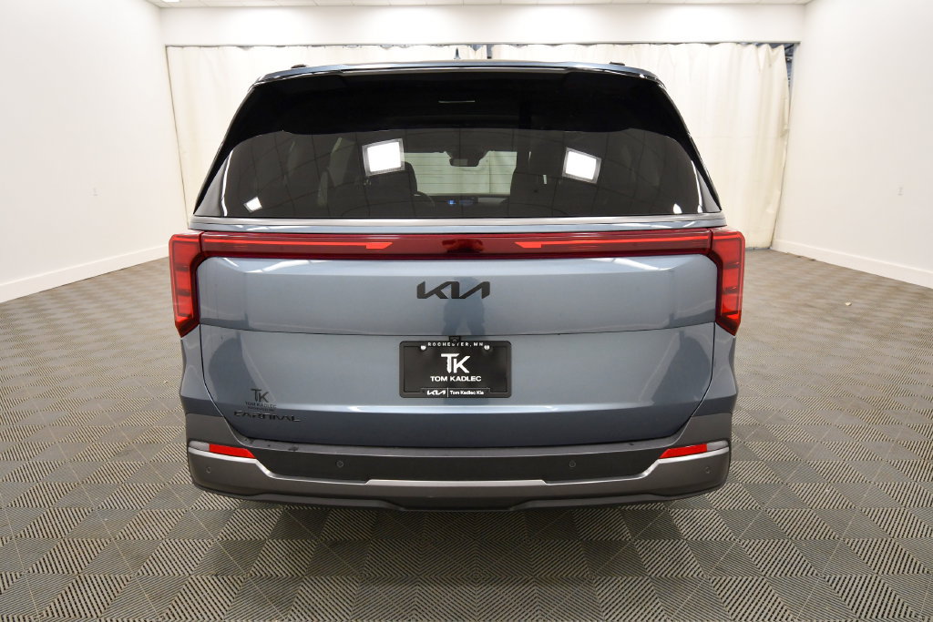 Certified 2026 Kia Carnival SX w/ SX Dark Edition Package FWD image 6