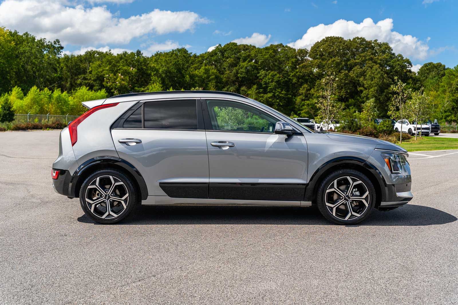 Used 2023 Kia Niro SX Touring FWD image 8