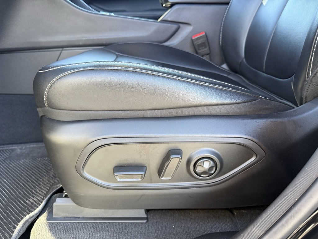 Used 2024 Jeep Grand Cherokee Limited w/ Black Appearance Package image 11