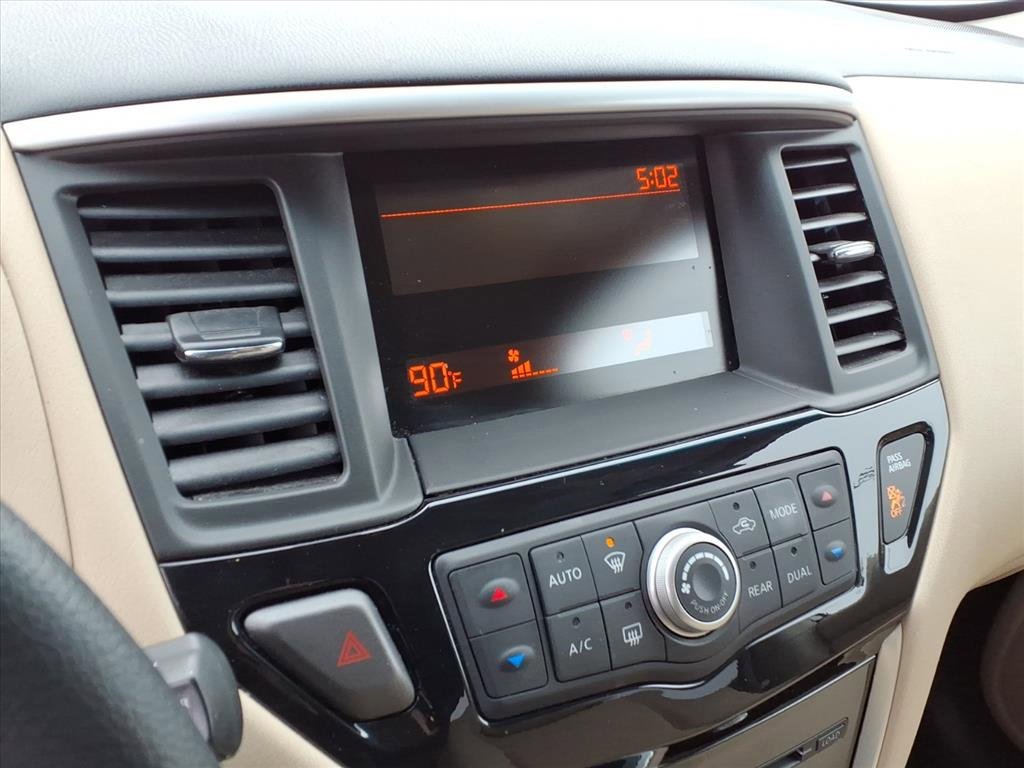 Used 2016 Nissan Pathfinder S image 19