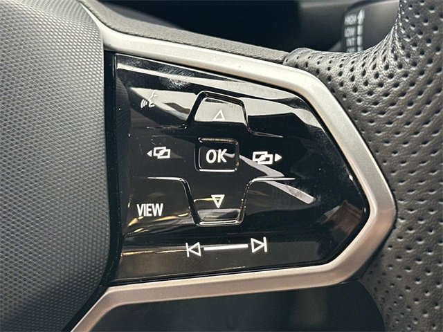 Used 2022 Volkswagen Tiguan SE R-Line image 8