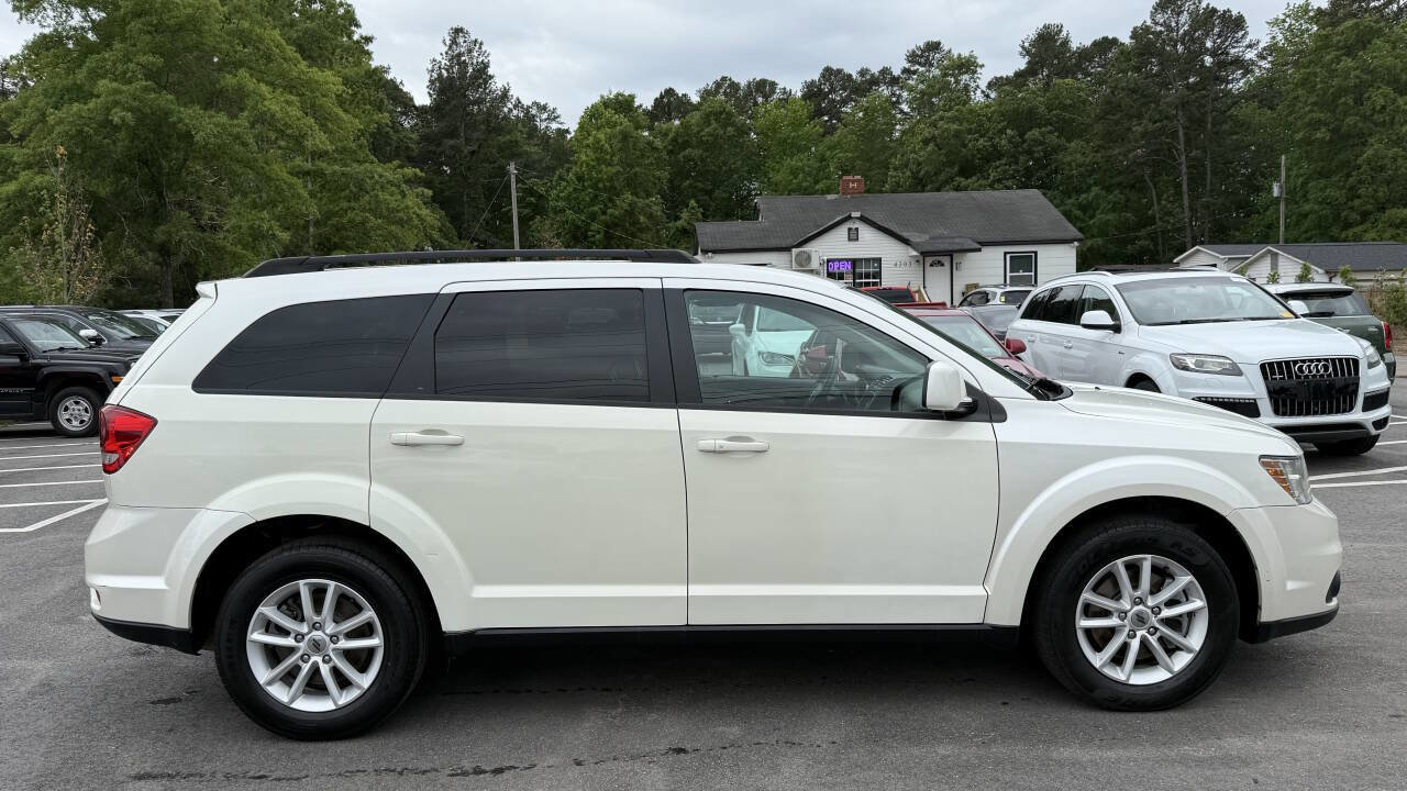 Used 2018 Dodge Journey SXT FWD image 8