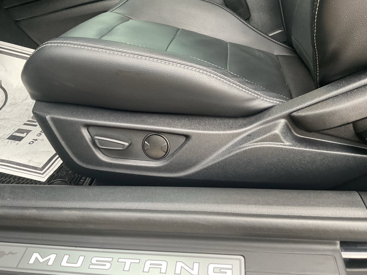 Used 2022 Ford Mustang GT Premium RWD image 9