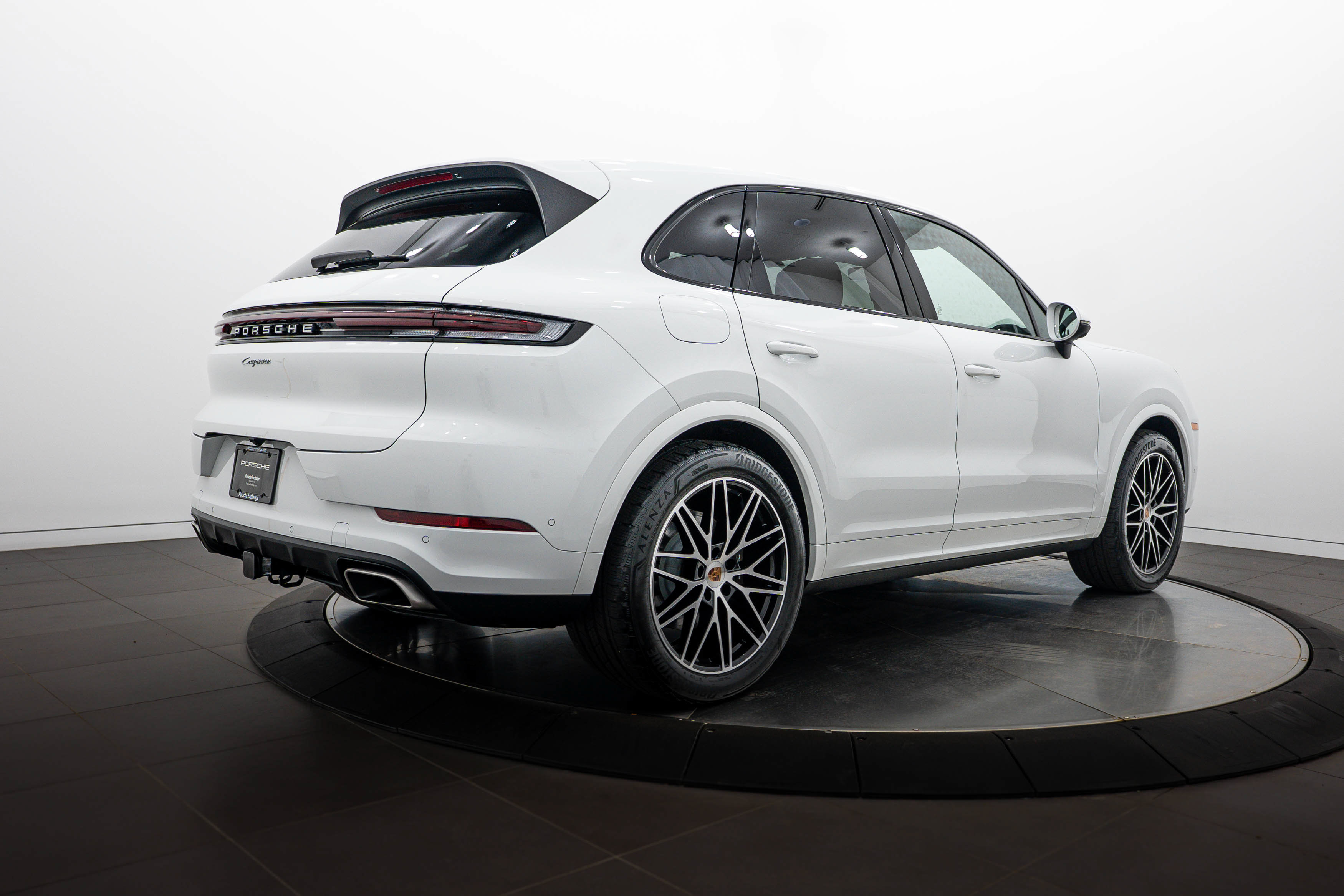 Certified 2026 Porsche Cayenne AWD/4WD image 7