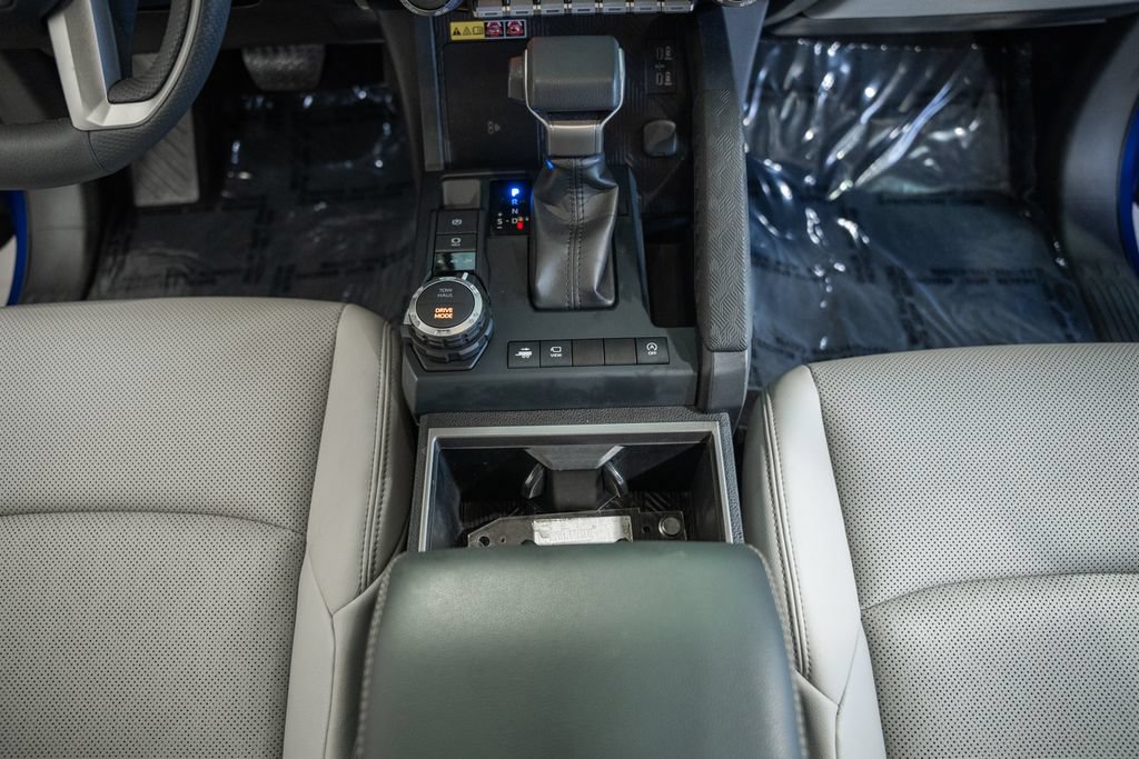 Certified 2025 Toyota Tacoma Limited AWD/4WD image 31