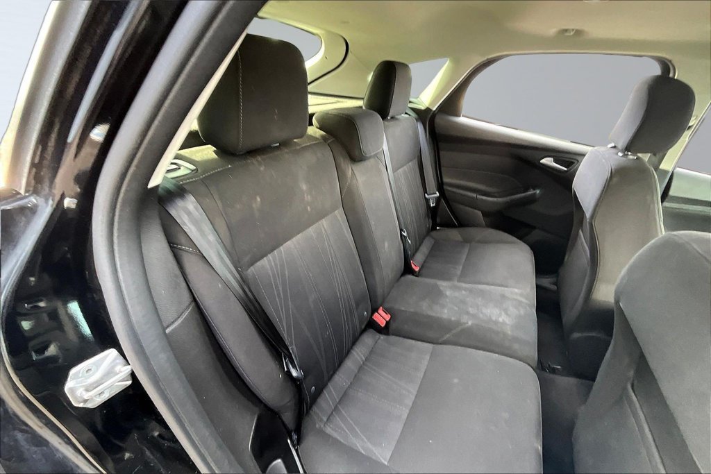 Used 2017 Ford Focus SEL FWD image 25