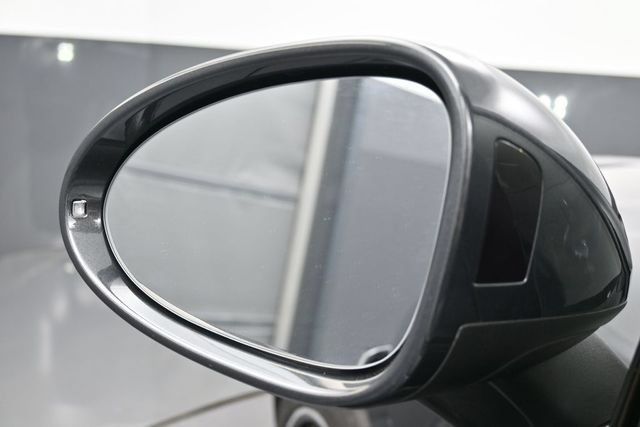 Used 2020 Porsche Macan AWD/4WD image 5