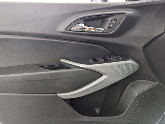 Certified 2025 Chevrolet Trax LS image 15