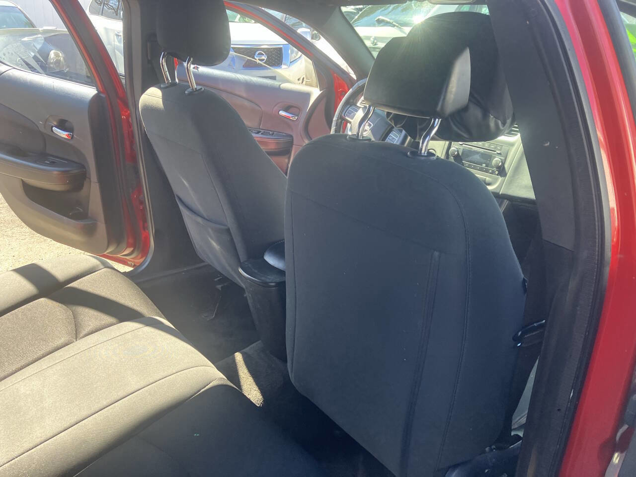 Used 2013 Dodge Avenger SE image 30