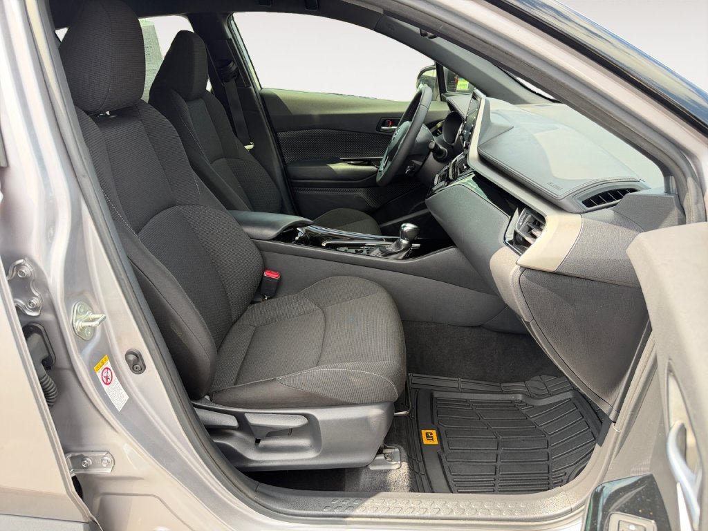Used 2019 Toyota C-HR XLE FWD image 25