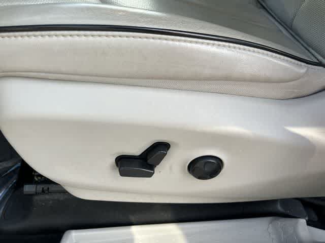 Used 2021 Chrysler Pacifica Limited FWD image 14
