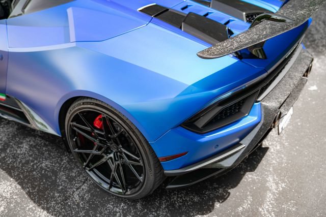 Used 2019 Lamborghini Huracan Performante AWD/4WD image 41