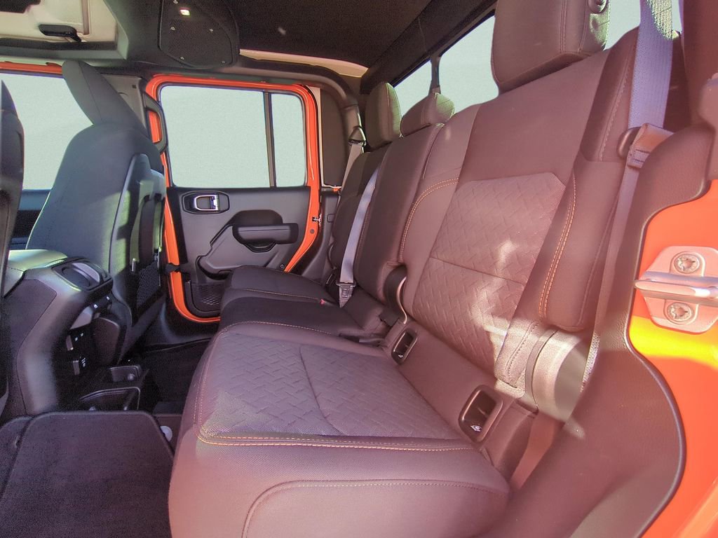 Used 2025 Jeep Gladiator Mojave w/ Safety Group image 21