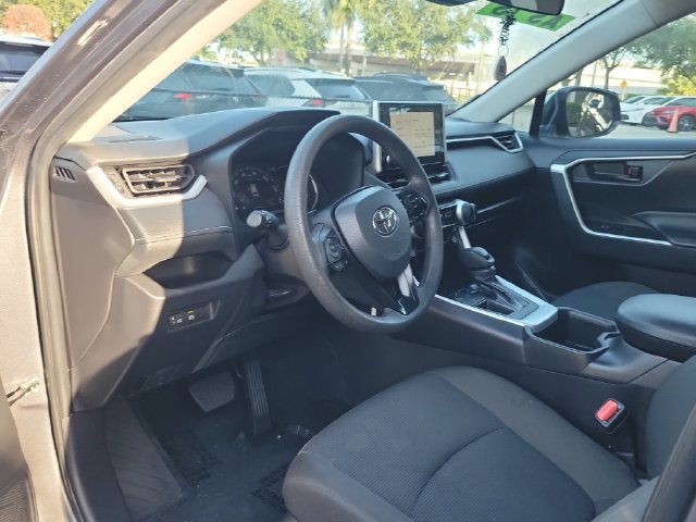 Used 2024 Toyota RAV4 LE FWD image 9