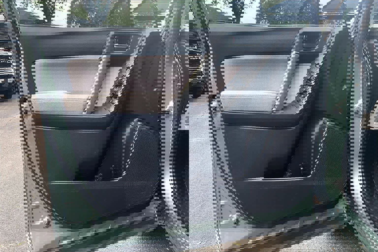 Used 2015 Subaru Forester 2.5i w/ Alloy Wheel Package image 22