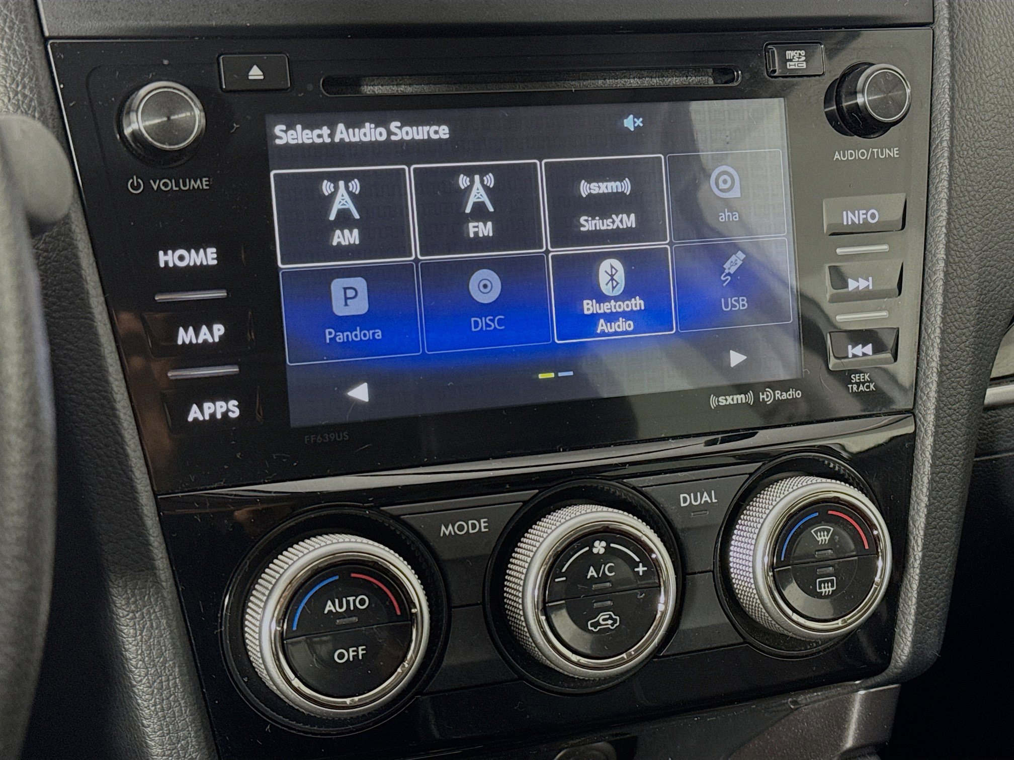 Used 2018 Subaru Forester 2.5i Touring AWD/4WD image 15