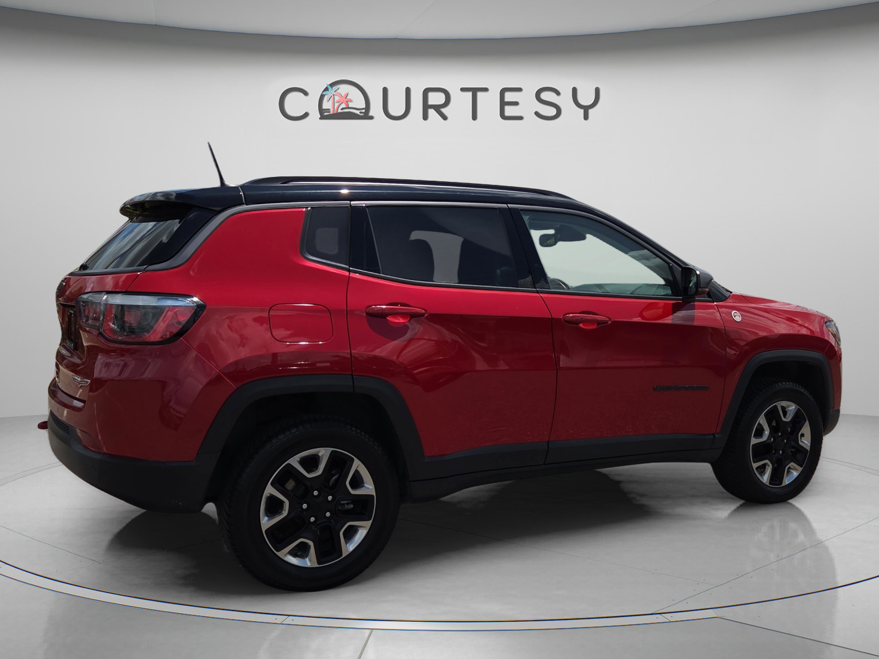 Used 2018 Jeep Compass Trailhawk w/ Leather Interior Group AWD/4WD image 5