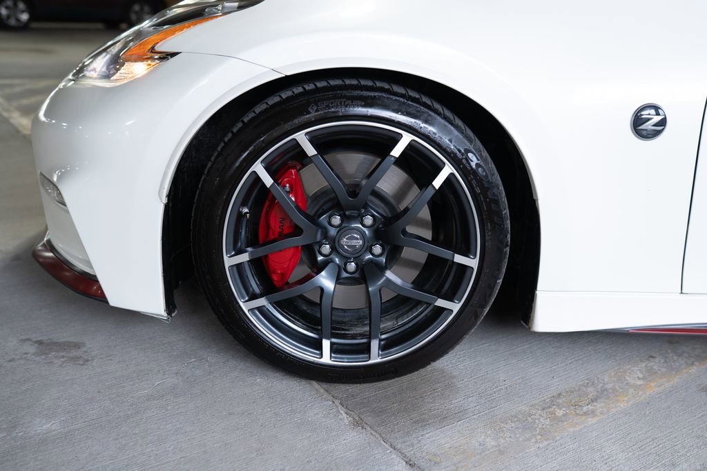 Used 2017 Nissan 370Z NISMO image 9