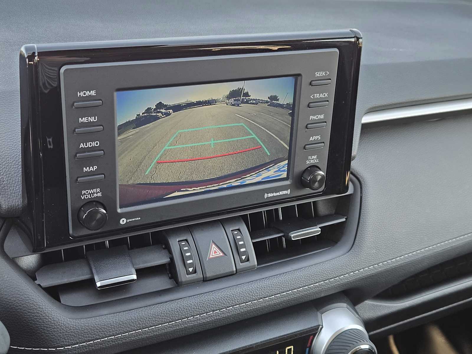 Used 2021 Toyota RAV4 XLE Premium image 17