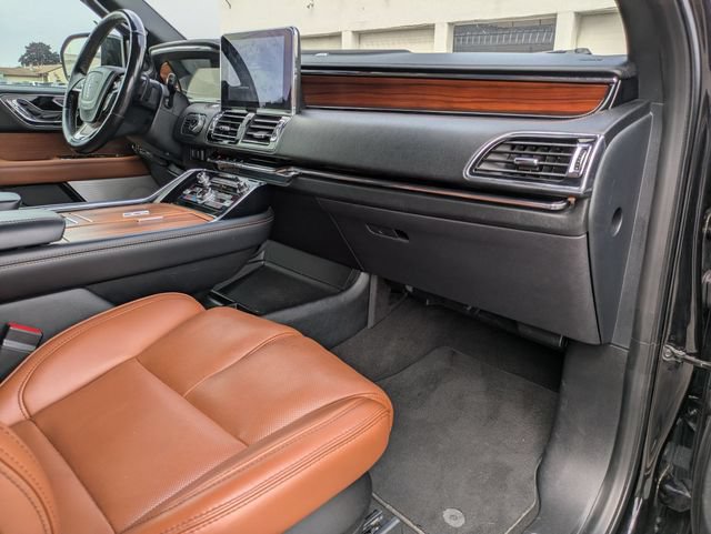 Used 2019 Lincoln Navigator Reserve AWD/4WD image 27