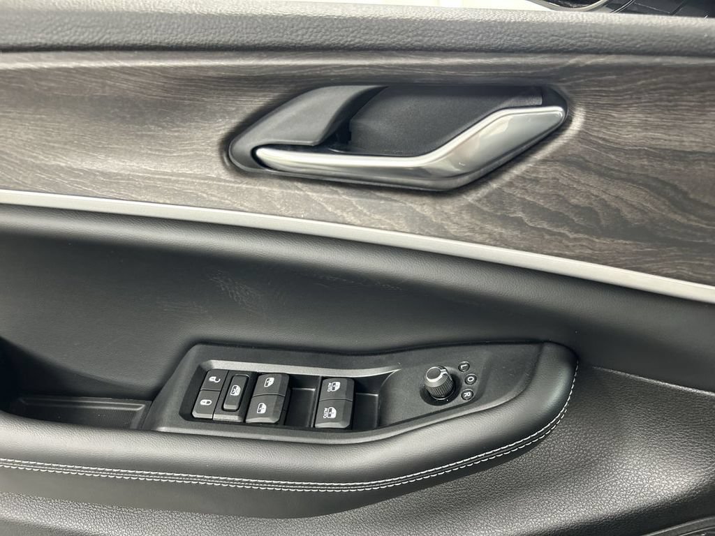 New 2026 Jeep Grand Cherokee L 4WD image 12