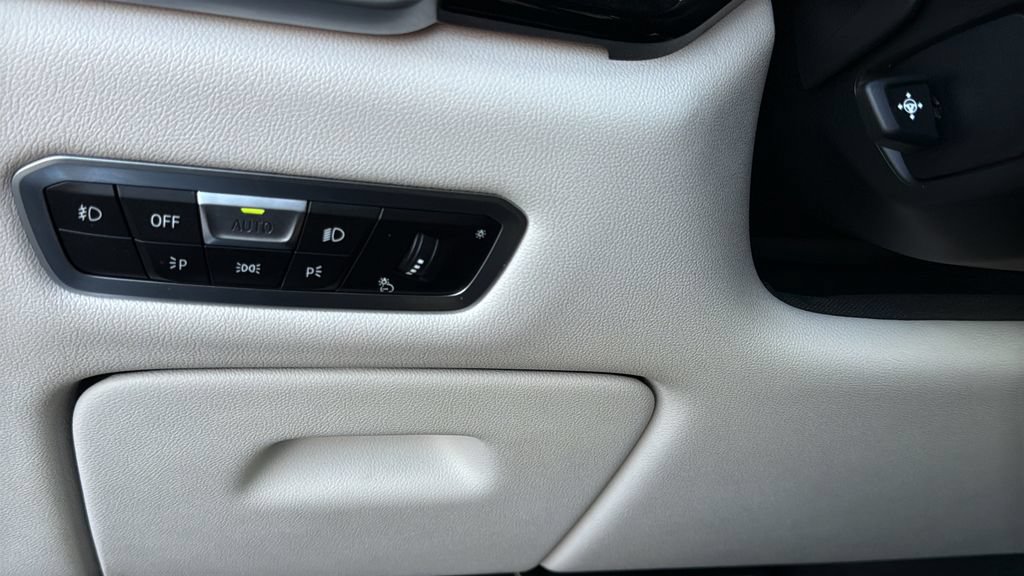 Used 2019 BMW X5 xDrive50i AWD/4WD image 34