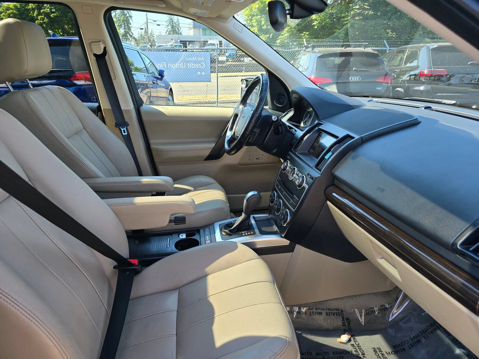 Used 2014 Land Rover LR2 HSE AWD/4WD image 11