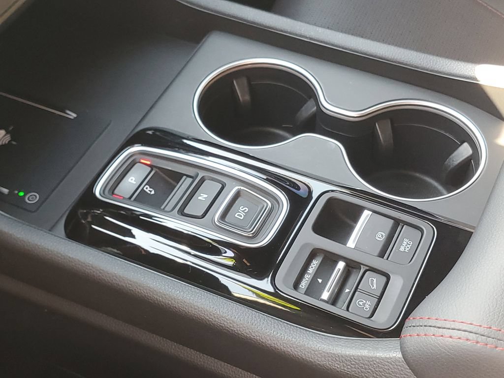 Used 2025 Honda Pilot Black Edition image 27