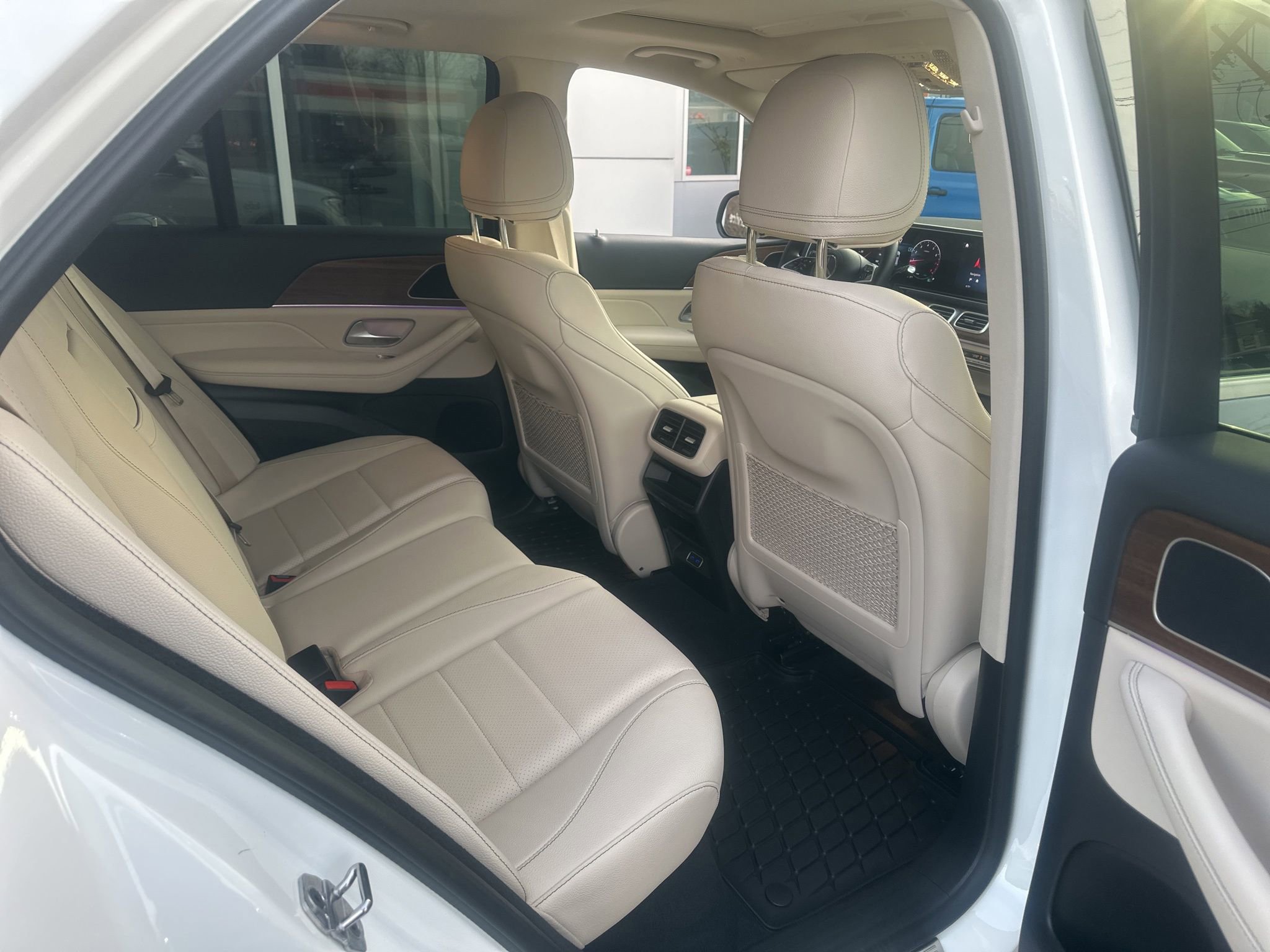 Used 2025 Mercedes-Benz GLE 350 4MATIC image 10