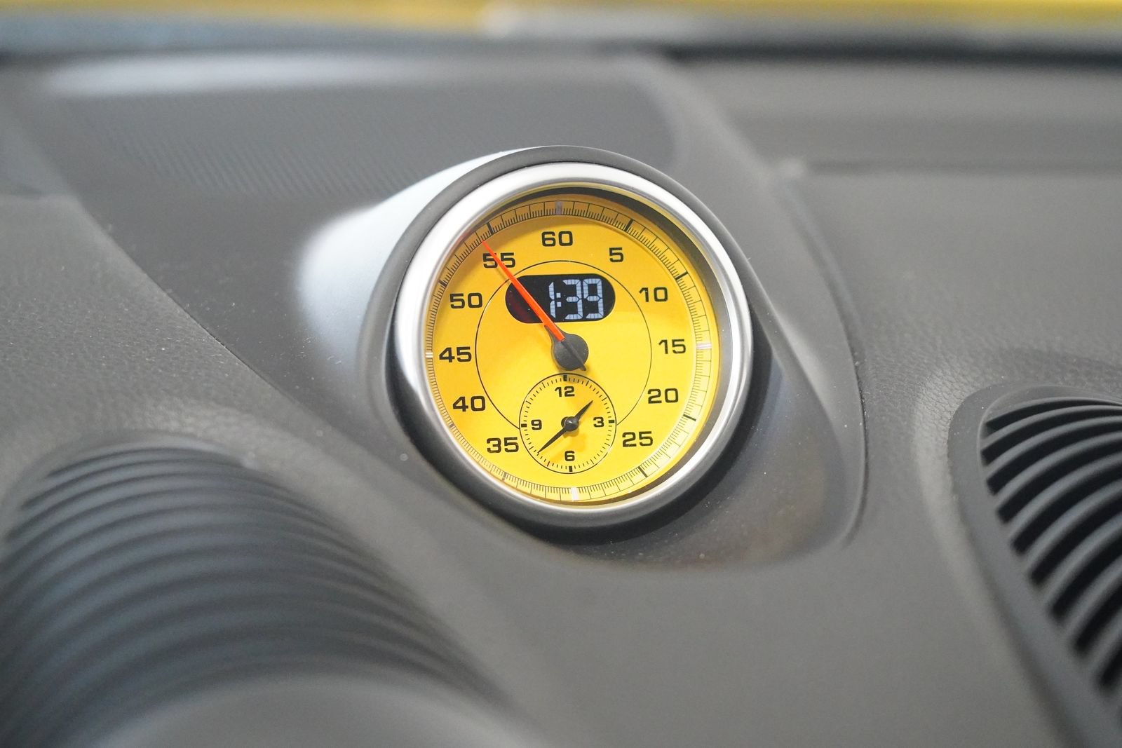 Used 2021 Porsche 718 Cayman RWD image 20