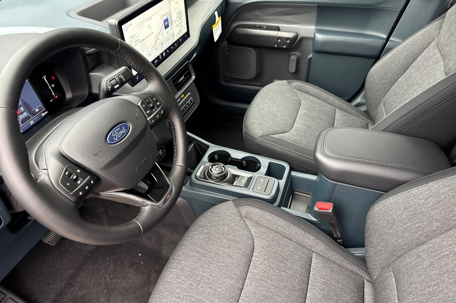 New 2025 Ford Maverick XLT w/ XLT Luxury Package image 9